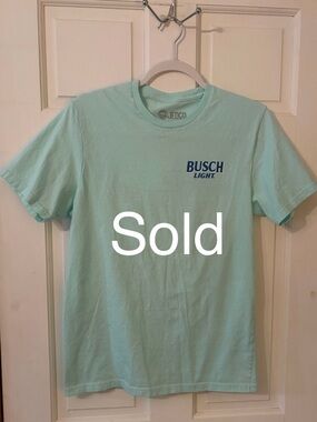 (Not For Sale). Busch Light T-Shirt  - Black Lab Dog & Sunset Lake Scene -Size M